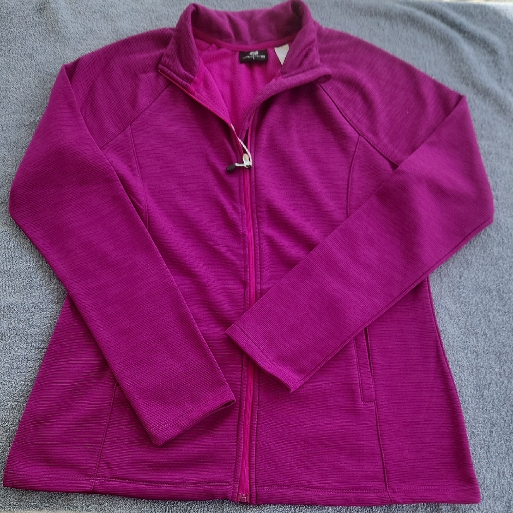 Fleece Lined Active USA Fuchsia, Zip Front, Yoga Jacket. Never Worn. Size L.